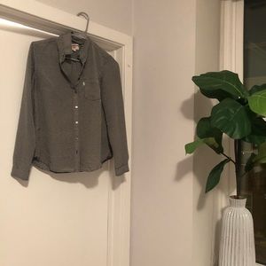 Levi’s Gingham Button Up